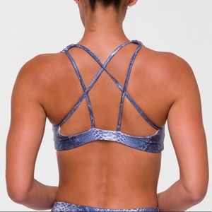 NWT Onzie foil snake Mudra bra in Blue Mamba